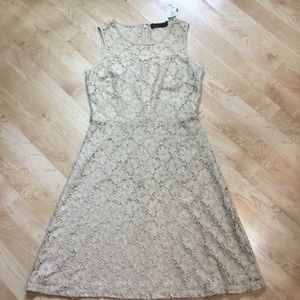 NWT The Limited CUTE Floral Lace-Pattern Dress 😍